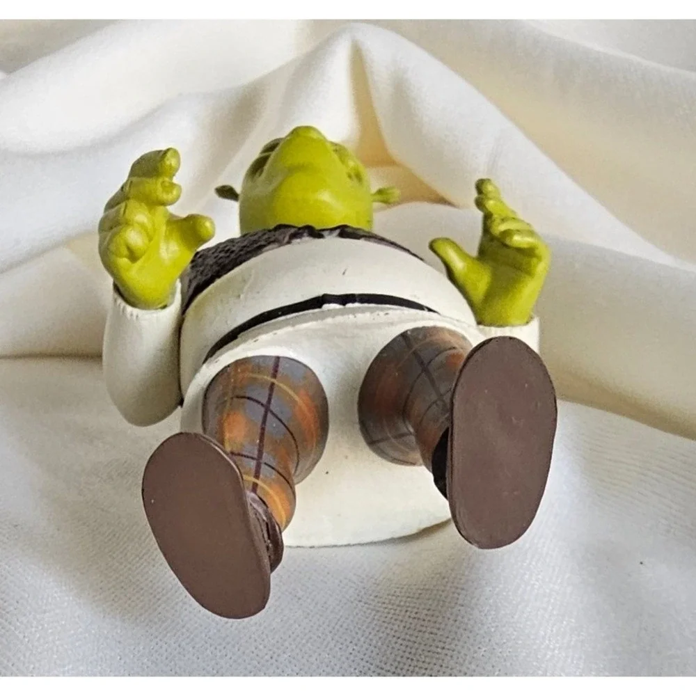 DreamWorks Shrek the Ogre Christmas Ornament 2010 Collectible Figurine Green